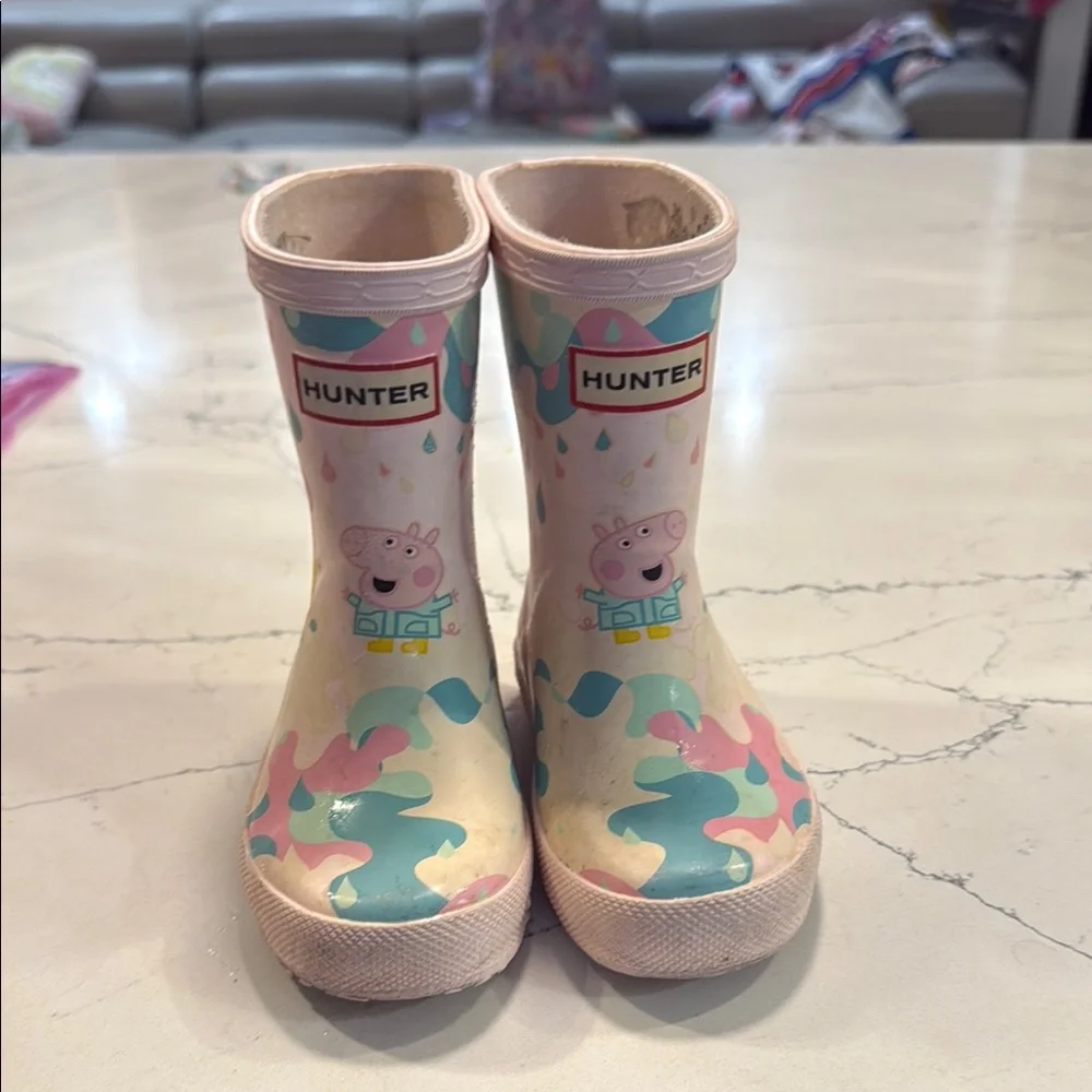 Hunter Kids Rain Boots with Peppa Pig Design limited edition size 6/7 - Picture 1 of 6